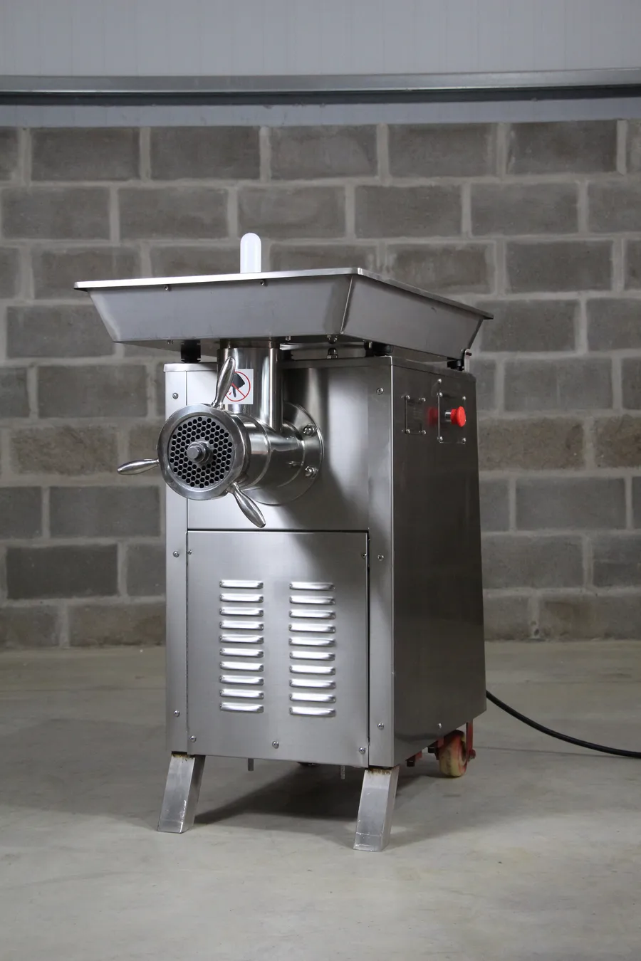 Picadora M42 de acero inoxidable — vista frontal completa de la máquina, EMMSA