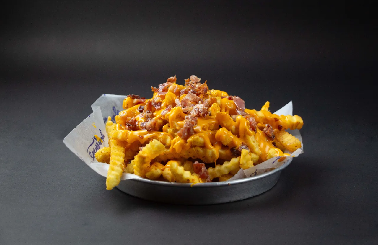 Papas con cheddar y bacon — foto de producto Yummers